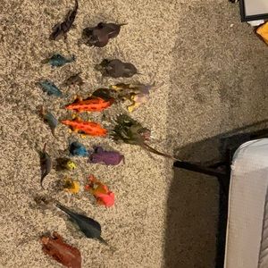 Large lot of dinosaurs toys figures vintage and modern